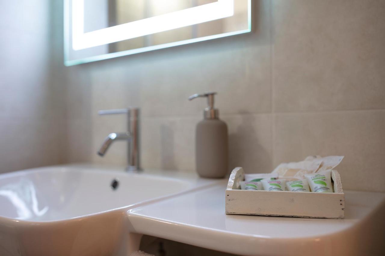Il Cortile Segreto Bed and Breakfast San Severino Marche Exteriör bild