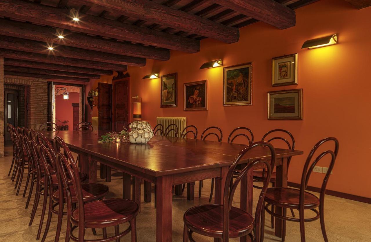 Il Cortile Segreto Bed and Breakfast San Severino Marche Exteriör bild
